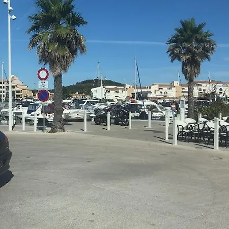 Boat In Cap D'agde 船上ホテル アグド
